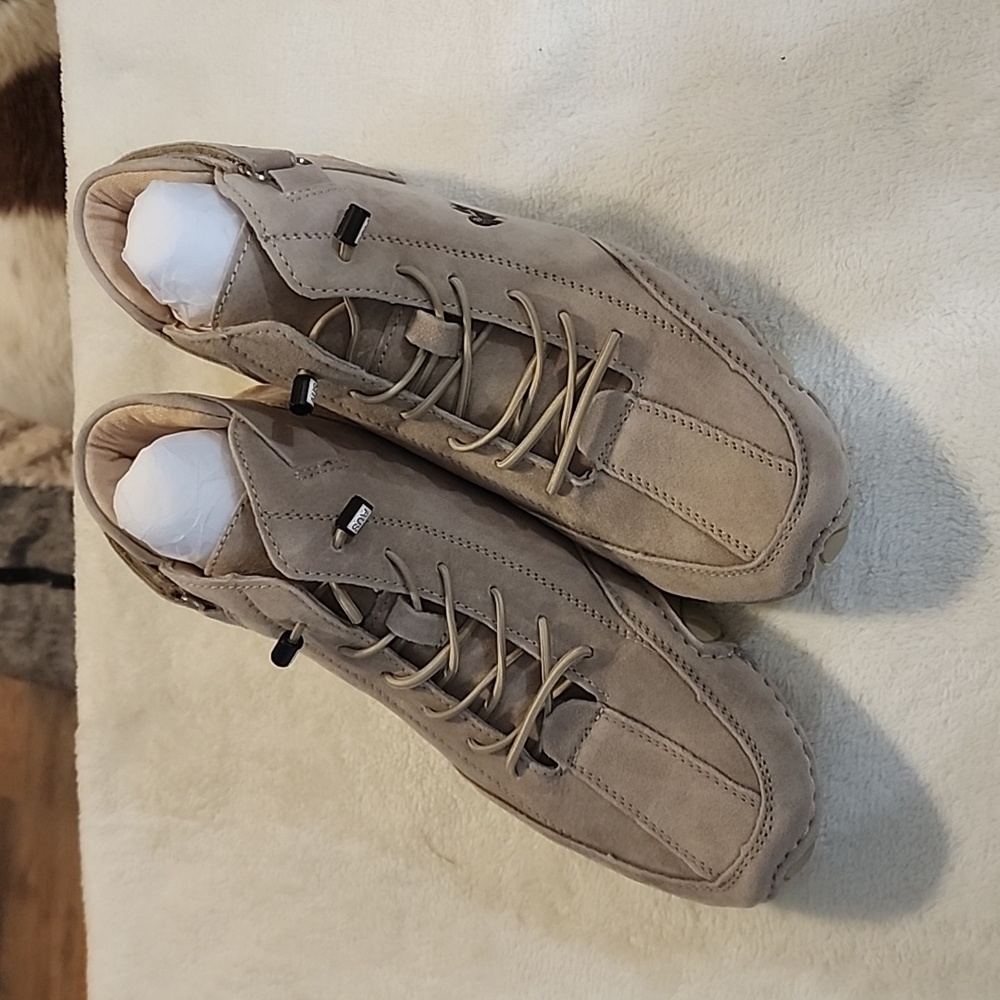 NWOT  DBECK SHOES  👟
